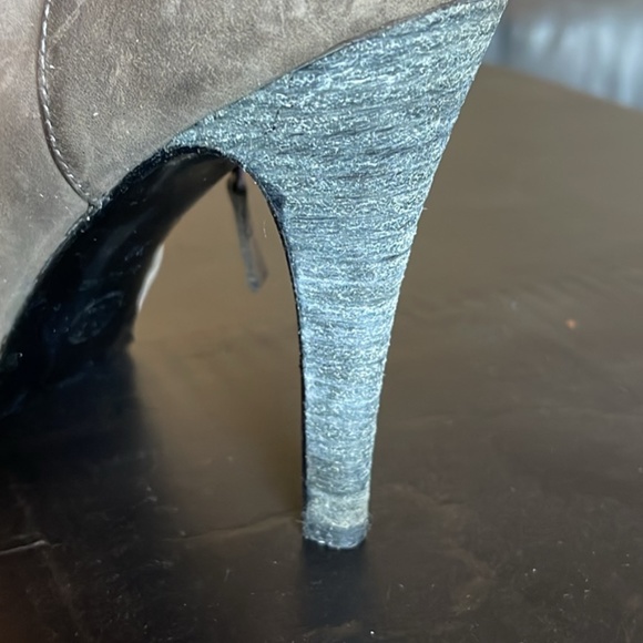 Beautiful soft leather grey boots - Picture 2 of 7